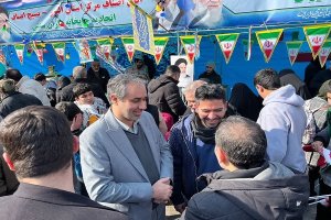 راهپیمایی چهل و ششمین سالگرد پیروزی انقلاب اسلامی با حضور اصنافیان، بازاریان ،فعالین اقتصادی و اقشار مختلف مردم شهر کرج در مسیرهای تعیین شده برگزار شد