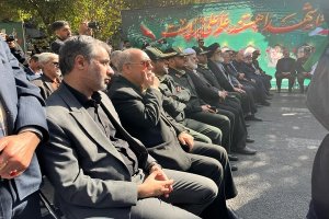 طنین فریاد استکبارستیزی در کرج  موکب داری اتاق اصناف مرکز استان البرز در مراسم راهپیمایی ۱۳ ابان