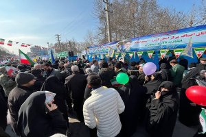 راهپیمایی چهل و ششمین سالگرد پیروزی انقلاب اسلامی با حضور اصنافیان، بازاریان ،فعالین اقتصادی و اقشار مختلف مردم شهر کرج در مسیرهای تعیین شده برگزار شد