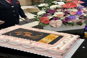 به همت اتحادیه ارایشگران زنانه مرکز البرز برگزار شد در راستای گرامیداشت روز ارایشگر و روز زن همایشی اموزشی در حوزه بهداشت و قوانین نظام صنفی و تقدیر از فعالین این صنف به همت اتحادیه ارایشگران زنانه شهرستان کرج برگزار شد .