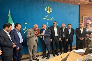 نشست رئیس اتاق اصناف ایران و هیات رئیسه اتاق اصناف مرکز استان با استاندار البرز 