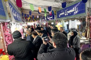 گزارش تصویری از افتتاح نمایشگاه تنظیم بازار کالاهای اساسی توسط افضلی معاون هماهنگی امور اقتصادی استانداری البرز و انصاری مدیر کل اداره صمت استان و هیات رئیسه اتاق اصناف مرکز استان البرز و روسای اتحادیه های صنفی مورخ ۲۱ بهمن ۱۴۰۳