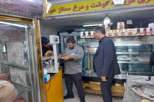 گشت نظارتی رئیس و واحد بازرسی اتاق اصناف مرکز استان البرز پیرامون نظارت بر صنوف مرغ فروشی