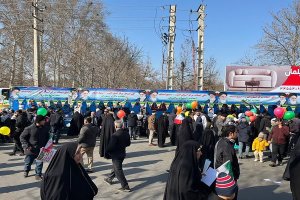 راهپیمایی چهل و ششمین سالگرد پیروزی انقلاب اسلامی با حضور اصنافیان، بازاریان ،فعالین اقتصادی و اقشار مختلف مردم شهر کرج در مسیرهای تعیین شده برگزار شد