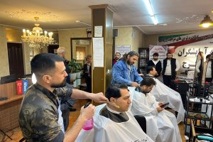 در راستای ارتقای سطح فنی ارایشگران مردانه شهرستان کرج و گرامیداشت روز جهانی ارایشگر برگزار شد 