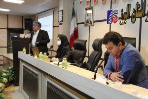 با همکاری دانشگاه علوم پزشکی و معاونت بهداشت محیط کارگاه آموزشی بررسی دستورالعمل های بهداشتی مبارزه با کرونا ویژه روسای اتحادیه های برگزار شد .